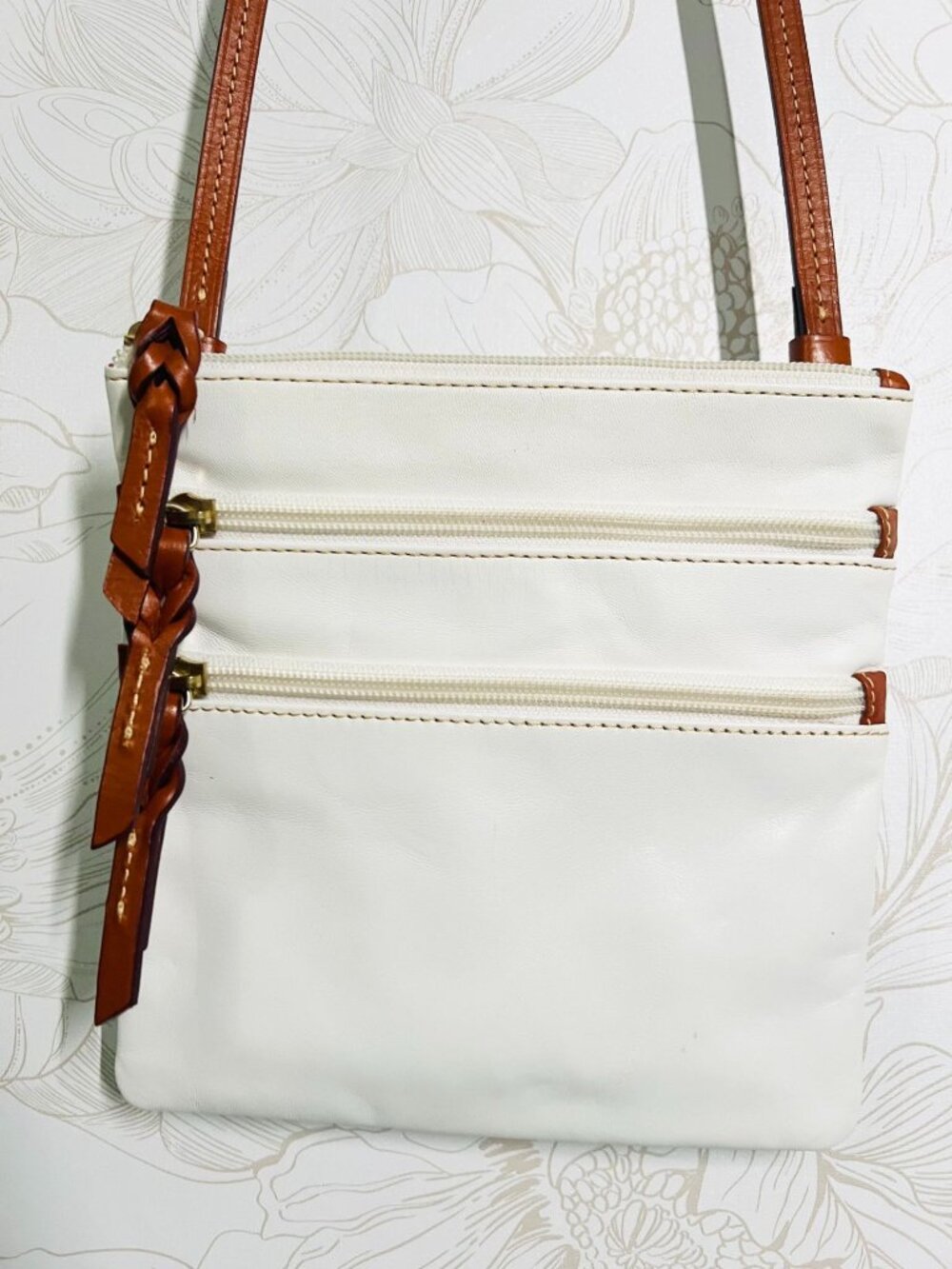 White Crossbody Bag With Braided Leather Straps & Red Interior -Adjustable Strap - Picture 2 of 16